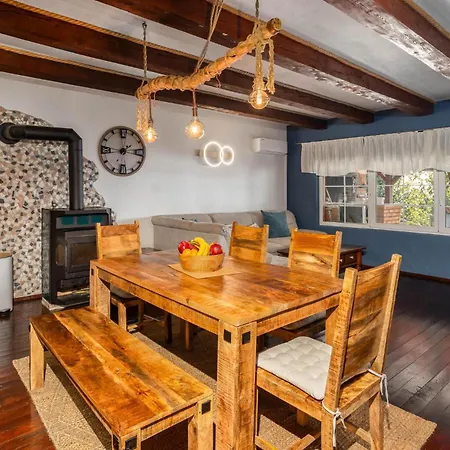 Lovely In With Kitchen Feriehus