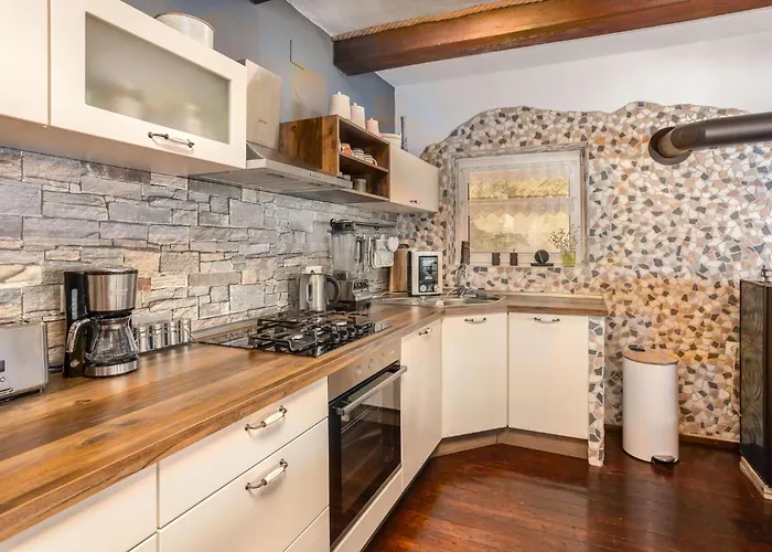 Lovely In With Kitchen *