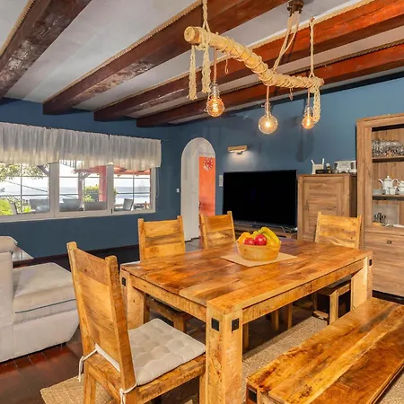 Lovely In With Kitchen 펜션 *