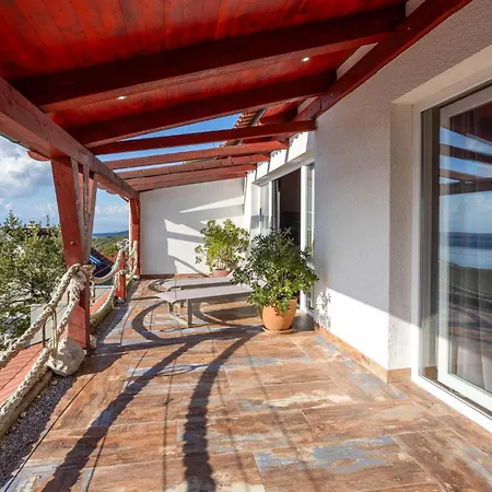 Lovely In With Kitchen Holiday home