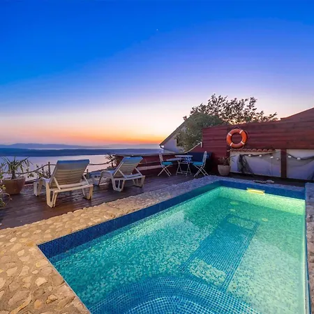 Lovely In With Kitchen 펜션 *