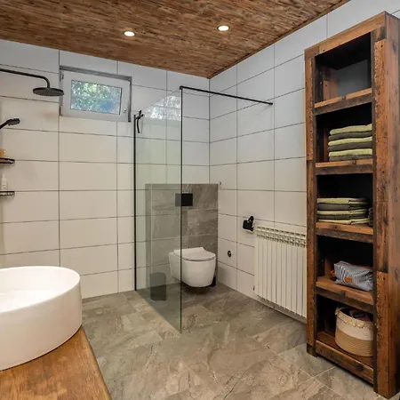 Lovely In With Kitchen 드라말리